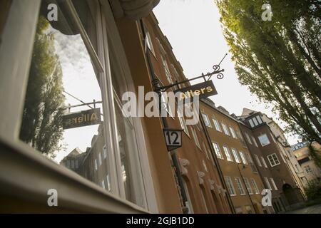 STOCCOLMA 20171114 esterno delle case lungo la via Tysta gatan (la strada silenziosa) situato nella parte esclusiva di Ostermalm di Stoccolma, Svezia. Katarina Martinsson, amico della Principessa Madeleine, ha acquistato una casa per 125 000 euro in questa strada. Il venditore è aller Media. L'albergo è la casa più costosa della Svezia. Foto Hossein Salmanzadeh / TT Kod 11860 Foto Stock