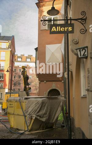 STOCCOLMA 20171114 esterno delle case lungo la via Tysta gatan (la strada silenziosa) situato nella parte esclusiva di Ostermalm di Stoccolma, Svezia. Katarina Martinsson, amico della Principessa Madeleine, ha acquistato una casa per 125 000 euro in questa strada. Il venditore è aller Media. L'albergo è la casa più costosa della Svezia. Foto Hossein Salmanzadeh / TT Kod 11860 Foto Stock