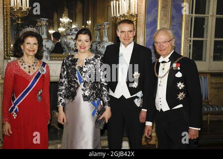 STOCCOLMA 20180117 la regina svedese Silvia (L-R), la prima signora islandese Eliza Jean Reid, il presidente islandese GuÃ°ni JÃ³hannesson e il re svedese Carl Gustaf posano per una foto prima di un banchetto al palazzo reale di Stoccolma. La coppia presidenziale si trova in Svezia per una visita statale di tre giorni. Foto: Christine Olsson / TT / code 10430 Foto Stock