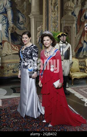 STOCCOLMA 20180117 la regina svedese Silvia e la prima signora islandese Eliza Jean Reid prima di un banchetto al palazzo reale di Stoccolma. La coppia presidenziale si trova in Svezia per una visita statale di tre giorni. Foto: Christine Olsson / TT / code 10430 Foto Stock