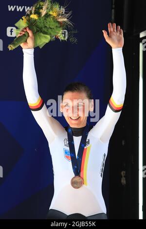 Trento, Italia. 2021 UEC Road Cycling European, Trento, Alto Adige, Italia al 9° posto; Men Elite Individual Time Trial, Lisa Brennauer (Germania) 3° posto finisher sul podio Credit: Action Plus Sports Images/Alamy Live News Foto Stock