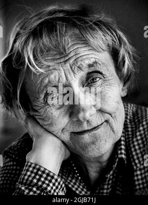 L'autore svedese Astrid Lindgren a casa sua a Dalagatan, Stoccolma, Svezia, nel novembre 11, 1987. Foto di Jacob Forsell. COPYRIGHT SCANPIX SVEZIA Foto Stock