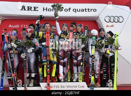 Secondo classificato team tedesco (L), vincitore del team svedese (C) e terzo classificato team francese (R) si pone sul podio dopo l'evento della squadra alpina durante le finali della FIS Alpine Ski World Cup di are, in Svezia, il 16 marzo 2018. Poto: Anders Wiklund / TT / 10040 Foto Stock