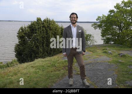 KUMMELON 2018-05-17 il principe Carl Philip è visto nella riserva naturale di Kummelon con il lago Vanern sullo sfondo in Varmland. Il principe, che è il duca di Varmland, sta facendo una visita di un giorno alla sua contea Foto: Anders Wiklund / TT / kod 10040 Foto Stock