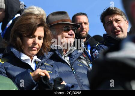 SEEFELD 20190223 la regina svedese Silvia e il re Carl Gustaf al FIS Nordic World Ski Championships 2019 di Seefeld., Austria. Foto Fredrik Sandberg / TT kod 10080 *** Foto Stock