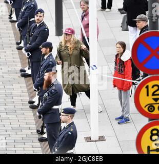 Greta Thunberg, attivista ambientale, viene arrestata dalla processione militare durante la visita di Stato del Presidente Moo Jae-in Stoccolma, Svezia, Venerdì, Giugno 14, 2019 Foto: Henrik Montgomery / TT Kod 10060 Foto Stock