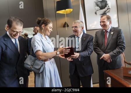 Il principe svedese Daniel, a sinistra, la Principessa Vittoria, il presidente del CIO del Comitato olimpico internazionale Thomas Bach e il primo ministro svedese Stefan Lofven, a destra, a Losanna, in Svizzera, domenica, Giugno 23, 2019. La città ospitante dei Giochi Olimpici invernali del 2026 sarà decisa a Losanna lunedì. Foto: Stina Stjernkvist / TT / code11610 Foto Stock