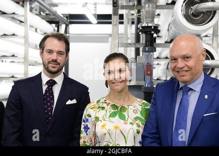 Il Principe Felix di Lussemburgo, la Principessa Vittoria e Thomas Carlzon, sindaco di Kalmar, partecipano alle inaugurazioni del nuovo impianto idrico di Morbylanga, Oland, Svezia 12 luglio 2019 foto: Mikael Fritzon / TT / kod 62360 Foto Stock