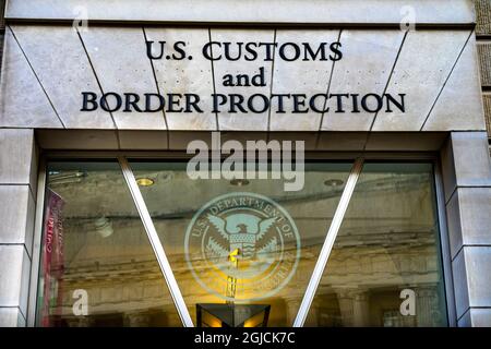 US Customs and Border Protection, USA Department of Homeland Security Symbol, Ronald Reagan International Trade Building, Washington DC. Foto Stock