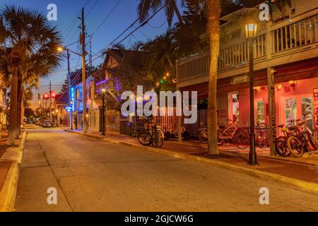 Petronia Street al tramonto a Key West, Florida, USA. Foto Stock