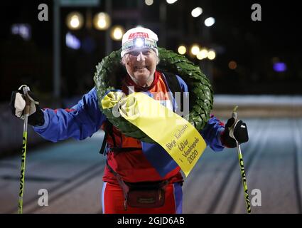 MORA 2020-02-24 Vasalopp, veterano della corsa di sci di 86 anni Borje Karlsson, ha fatto il suo 60esimo Vasalopp il 24 febbraio 2020. Vasaloppet è lungo 90 chilometri. Poto Patrik C Osterberg / TT Kod 2857 Foto Stock