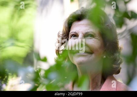 La coppia reale svedese re Carl Gustaf e la regina Silvia ha fotografato durante l'inaugurazione della mostra giardino 'Idétradgardar 2020' al Palazzo Solliden di Oland, Svezia, il 27 giugno 2020. Foto: Mikael Fritzon / TT / code 62360 Foto Stock