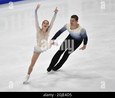 STOCCOLMA 20210325 Alexa Knierim e Brandon Frazier degli Stati Uniti durante la finale di pattinaggio gratuito Pairs nel campionato mondiale di pattinaggio a figure ISU in Svezia giovedì 25 marzo 2021. Foto Anders Wiklund / TT kod 10040 ***SWEDEN OUT*** Foto Stock