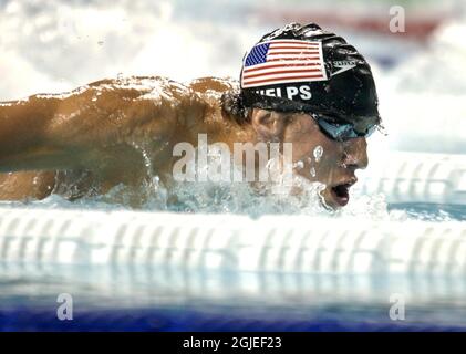 Michael Phelps in azione negli USA durante il Medley individuale da 400 metri degli uomini. Phelps ha vinto la medaglia d'oro e ha stabilito un record mondiale in gara con un tempo di quattro minuti 9.09 secondi. Foto Stock