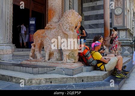 Basilica di Santa Maria maggiore, ingresso principale.Bergamo, Italia Foto Stock