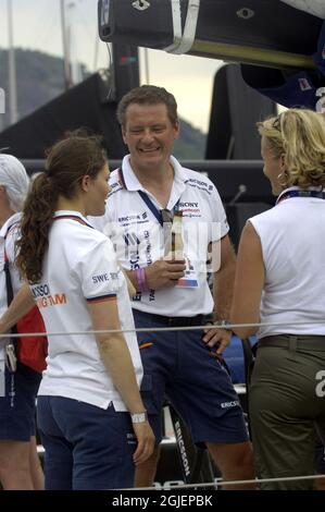 Rio de Janeiro 20060325 Swedish Crown Princess Victoria, CEO di Ericsson Carl Henric Svanberg e sua moglie Agnetha rilassarsi sul ponte prima della tappa di sabato della Volvo Ocean Race. Foto Stock