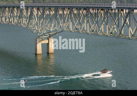 Il ponte di Koocanusa che attraversa il bacino di Koocanusa è il ponte più lungo e più alto del Montana Foto Stock