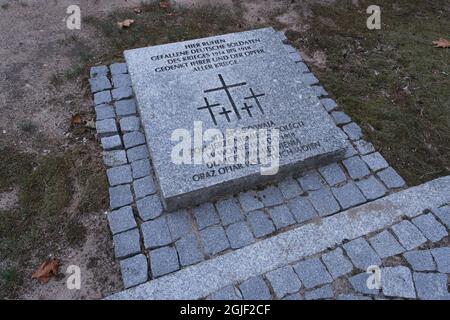 Ilowo-Osada, Polonia - 21 luglio 2021: Cimitero tedesco; sito commemorativo della prima e della seconda guerra mondiale. Estate giorno di sole Foto Stock