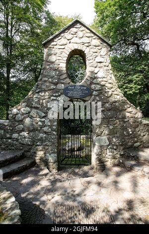 Monumento e ingresso alla tomba del politico David Lloyd George a Llanystumdwy, Galles del Nord progettato da Sir Clough William-Ellis Foto Stock