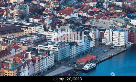 Bergen, Norvegia - 19 novembre 2017: Vista aerea di Bergen Havn Foto Stock