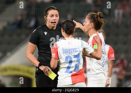 Praga, Repubblica Ceca. 9 settembre 2021. Reelika Turi (arbitro) durante la partita della UEFA Women's Champions League tra Slavia Prague e l'Arsenal al Sinobo Stadium, Repubblica Ceca. Credit: SPP Sport Press Photo. /Alamy Live News Foto Stock