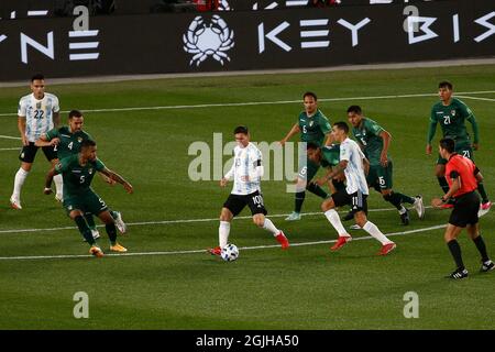 Forward Lionel messi (10) dell'Argentina controlla la palla durante una partita tra Argentina e Bolivia come parte dei Qualifieri sudamericani per il Qatar 2022 all'Estadio Monumental Antonio Vespucio liberi il 9 settembre 2021 a Buenos Aires, Argentina. Foto di Florencia Tan giu/PxImages/ABACAPRESS.COM Foto Stock