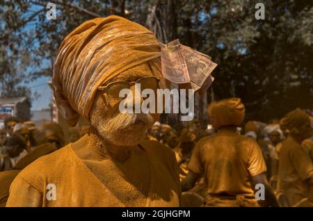 Festival annuale di Pattankodoli Haldi, a Kolhapur, India. Foto Stock