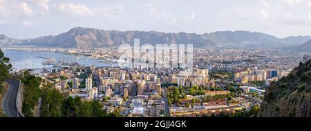 vista panoramica a palermo, sicilia Foto Stock