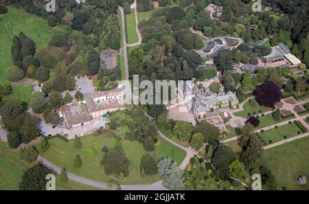 Veduta aerea di Lotherton Hall vicino ad Aberford, Leeds Foto Stock