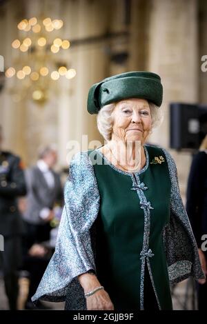 La Principessa Beatrix svela la finestra in vetro colorato per la Pace e la riconciliazione nel Laurenskerk Rotterdam, Olanda, il 10 settembre 2021. Foto di Robin Utrecht/ABACAPRESS.COM Foto Stock