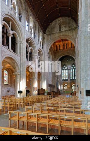 Interno del 12 ° secolo storico Romsey Abbey Hampshire Inghilterra Regno Unito Foto Stock