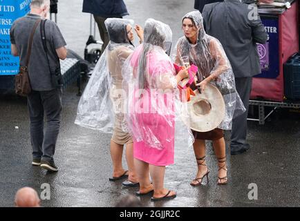 Durante la Giornata della Coppa Doncaster del Cazoo St Leger Festival all'ippodromo di Doncaster. Data foto: Venerdì 10 settembre 2021. Foto Stock