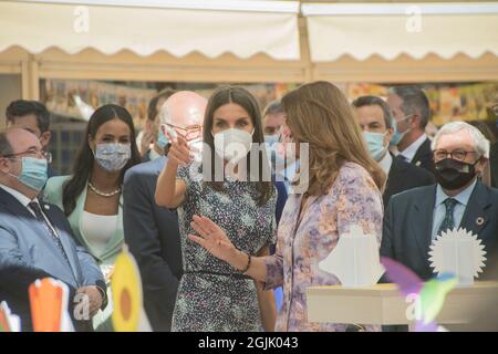 Madrid, Spagna. 10 Settembre 2021. Letizia la regina di Spagna partecipa al ritorno della fiera del libro a Madrid la Fiera del libro di Madrid ritorna al parco El Retiro dopo la pausa dello scorso anno, quando la pandemia del Covid-19 ha costretto a celebrare questo mitico appuntamento con la cultura in formato digitale. La Fiera inizia il 10 settembre e durerà fino al 26. (Foto di Alberto Sibaja/Pacific Press) Credit: Pacific Press Media Production Corp./Alamy Live News Foto Stock