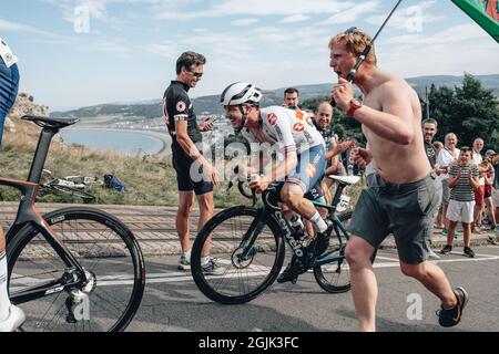 Aberaeron, Regno Unito. 8 settembre 2021. Il tour AJ Bell della Gran Bretagna 2021. Fase 4 Aberaeron a Great Orme a Llandudno. Rhys Britton. Credit: Action Plus Sports/Alamy Live News Foto Stock