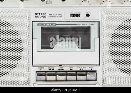 Dettaglio macro del lettore cassette stereo con asta portamicrofono vintage  Foto stock - Alamy