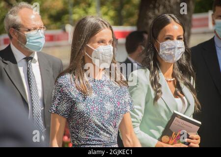 Madrid, Spagna. 10 Settembre 2021. Letizia la regina di Spagna partecipa al ritorno della fiera del libro a Madrid la Fiera del libro di Madrid ritorna al parco El Retiro dopo la pausa dello scorso anno, quando la pandemia del Covid-19 ha costretto a celebrare questo mitico appuntamento con la cultura in formato digitale. La Fiera inizia il 10 settembre e durerà fino al 26. (Foto di Alberto Sibaja/Pacific Press/Sipa USA) Credit: Sipa USA/Alamy Live News Foto Stock