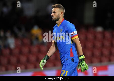 Benevento, Italia. 10 Settembre 2021. Gabriel Vasconcelos giocatore di Lecce, durante la partita del campionato italiano Serie B tra Benevento e Lecce risultato finale 0-0, partita disputata allo Stadio Ciro Vigorito. Benevento, Italia, 10 settembre 2021. (Foto di Vincenzo Izzo/Sipa USA) Credit: Sipa USA/Alamy Live News Foto Stock