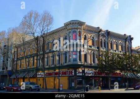 Historic Hank Cocaa's Downtown Furniture al 82 e Santa Clara Street e S 3rd Street nel centro storico di San Jose, California CA, USA. Foto Stock