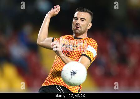 1Moncini Gabriele lookÊ in Italia nel corso della partita di calcio della Serie B tra Benevento e Lecce al Ciro Vigorito Stadium di Benevento, Italia, il 10 settembre 2021 Foto Stock