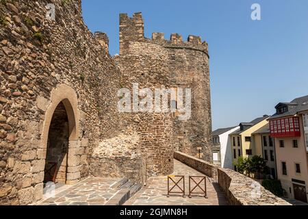 Ponferrada, Spagna. Il Castillo de los Templarios (Castello dei Cavalieri Templari), una fortezza medievale del 12 ° secolo sulla via di San Giacomo Foto Stock