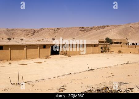 Caserme abbandonate nel deserto, Arabia Saudita Foto Stock