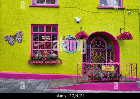 Kinsale, Irlanda - 15 luglio 2021: Stone Mad Shop nella contea di Kinsale Cork Foto Stock