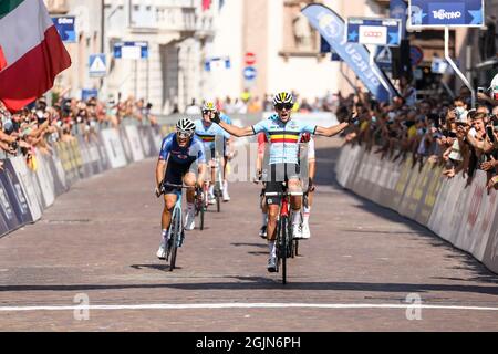 Trento, Italia. 11 Settembre 2021. Thibau NYS (bel) durante i Campionati europei di UEC Road - Under 23 Men Road Race - Street Cycling Credit: Live Media Publishing Group/Alamy Live News Foto Stock