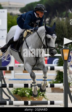 Roma, Italia. 10 Settembre 2021. Olivier Robert (St Tropez Pirates), Global Champions League, Longines Global Champions Tour Equestrian CSI 5 il 10 settembre 2021 al Circo massimo di Roma (Foto di Domenico Cippitelli/Pacific Press) Credit: Pacific Press Media Production Corp./Alamy Live News Foto Stock