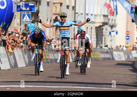 Trento, Italia. 11 Settembre 2021. 11 settembre 2021: Trento, Trentino&#x2013;Alto Adige, Italia: 2021 UEC Road European Cycling Championships, Mens U23 final; Filippo BARONCINI (ITA), Thibau NYS (bel), Juan AYUSO PESQUERA (ESP) Credit: Action Plus Sports Images/Alamy Live News Foto Stock