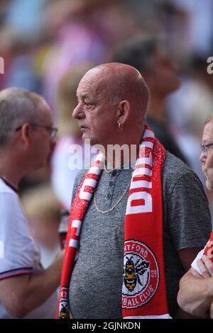 Brentford Community Stadium, Londra, Regno Unito. 11 Settembre 2021. Premier League Football, Brentford contro Brighton Athletic; i tifosi anticipano l'inizio della partita Credit: Action Plus Sports/Alamy Live News Foto Stock