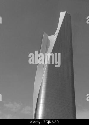 Foto in bianco nero dell'edificio più alto del Kuwait al Hamra Tower. Foto Stock
