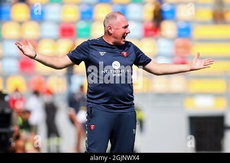 Frosinone, Italia. 11 Settembre 2021. Massimiliano Alvini, allenatore di Perugia, reagisce durante la partita di calcio della Serie B tra Frosinone Calico e Associazione Calcistica Perugio Calcio il 11 settembre 2021 allo Stadio Benito-Stirpe di Frosinone, Italia - Foto Federico Proietti / DPPI Credit: DPPI Media/Alamy Live News Foto Stock