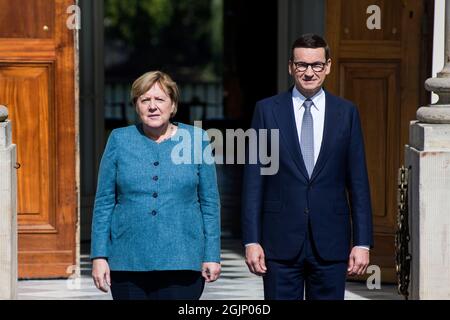 Varsavia, Polonia. 11 Settembre 2021. Angela Merkel e Mateusz Morawiecki visti durante un incontro al Palazzo sull'Isola (Pa?ac na Wyspie) a Varsavia. Il cancelliere tedesco Angela Merkel è in visita a Varsavia per un'ultima volta prima di ritirarsi dalla politica. La sig.ra Merkel è stata accolta dal primo ministro polacco Mateusz Morawiecki. Credit: SOPA Images Limited/Alamy Live News Foto Stock