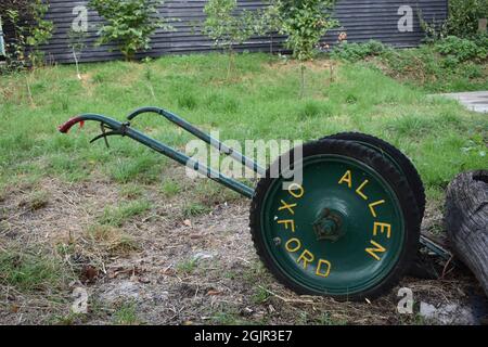 Vintage Oxford Allen auto-semovente scythe motore al museo Milton Keynes. Foto Stock